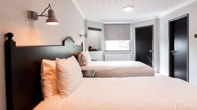 Village Hotel Liverpool Room