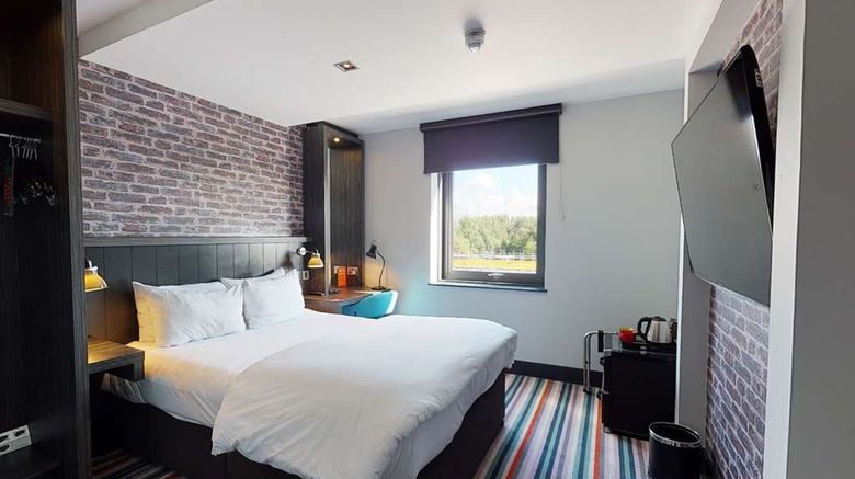 <b>Village Hotel Edinburgh Room</b>. Images powered by <a href="https://iceportal.shijigroup.com/" title="IcePortal" target="_blank">IcePortal</a>.
