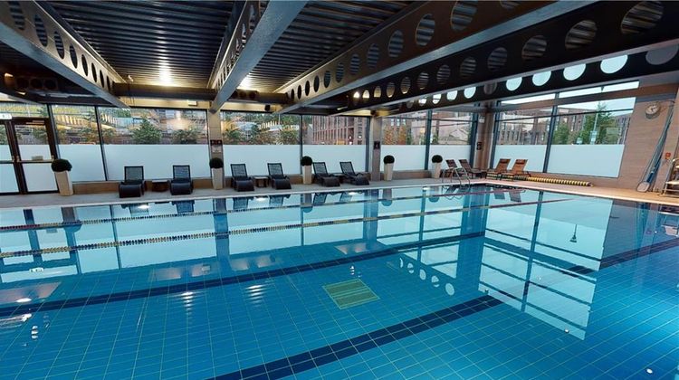Village Hotel Glasgow Pool