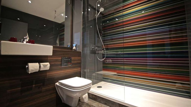 <b>Village Hotel Leeds North Room</b>. Images powered by <a href="https://iceportal.shijigroup.com/" title="IcePortal" target="_blank">IcePortal</a>.