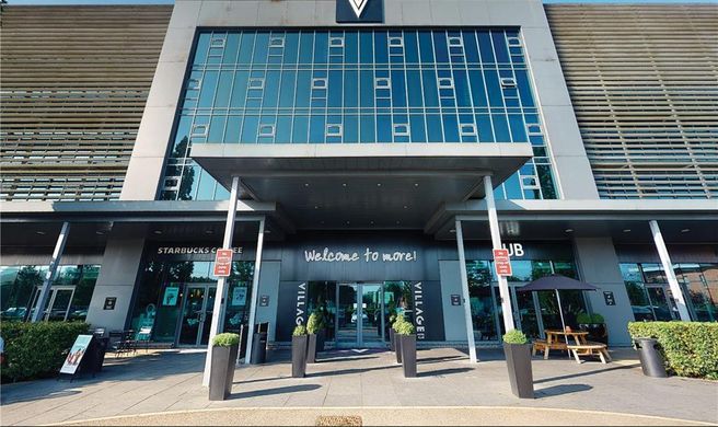 Village Hotel Farnborough Exterior