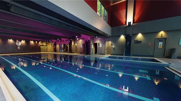 Village Hotel Farnborough Pool