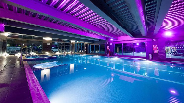 Village Hotel London Watford Pool