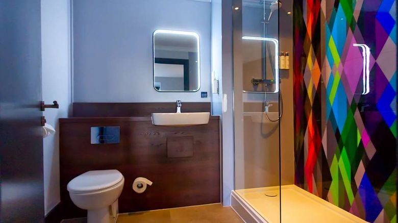 <b>Village Hotel Manchester Hyde Room</b>. Images powered by <a href="https://iceportal.shijigroup.com/" title="IcePortal" target="_blank">IcePortal</a>.