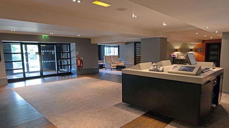 <b>Village Hotel Manchester Cheadle Lobby</b>. Images powered by <a href="https://iceportal.shijigroup.com/" title="IcePortal" target="_blank">IcePortal</a>.