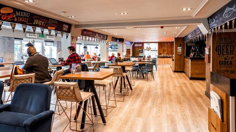<b>Village Hotel Manchester Cheadle Restaurant</b>. Images powered by <a href="https://iceportal.shijigroup.com/" title="IcePortal" target="_blank">IcePortal</a>.