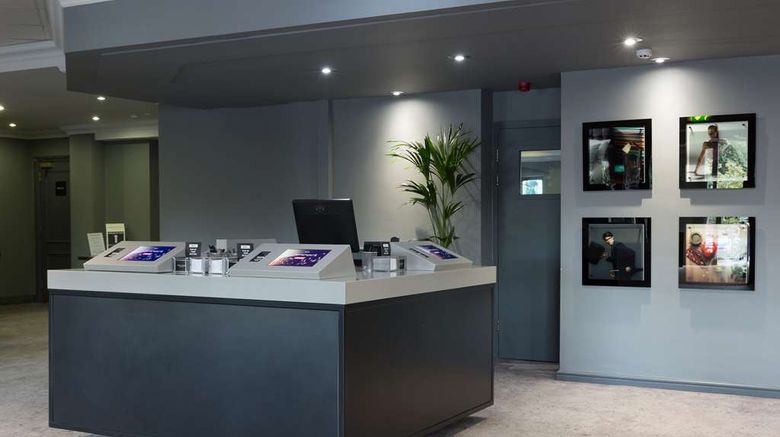 <b>Village Hotel Warrington Lobby</b>. Images powered by <a href="https://iceportal.shijigroup.com/" title="IcePortal" target="_blank">IcePortal</a>.