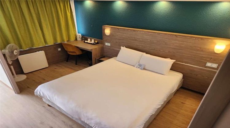 Kyriad Hotel Cambrai Room