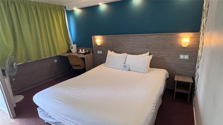 Kyriad Hotel Cambrai Room