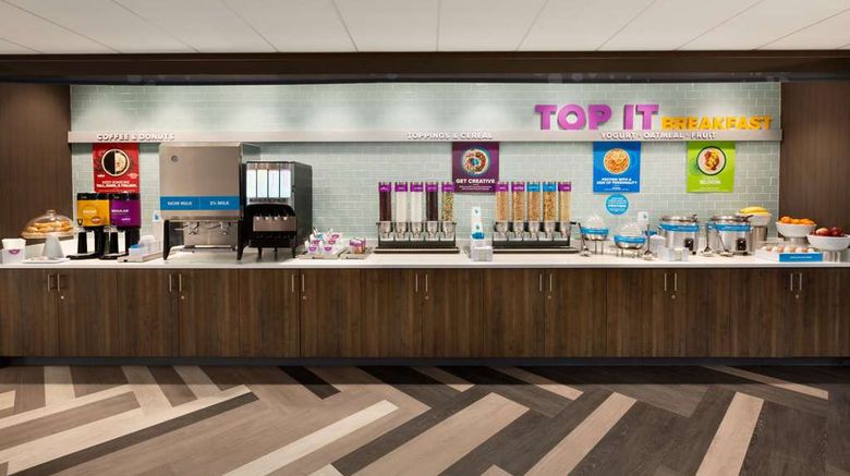 <b>Tru By Hilton York Restaurant</b>. Images powered by <a href="https://iceportal.shijigroup.com/" title="IcePortal" target="_blank">IcePortal</a>.