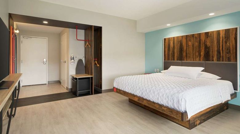 <b>Tru By Hilton York Room</b>. Images powered by <a href="https://iceportal.shijigroup.com/" title="IcePortal" target="_blank">IcePortal</a>.
