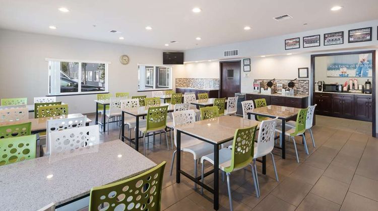 Quality Inn & Suites Tri-Cities Restaurant