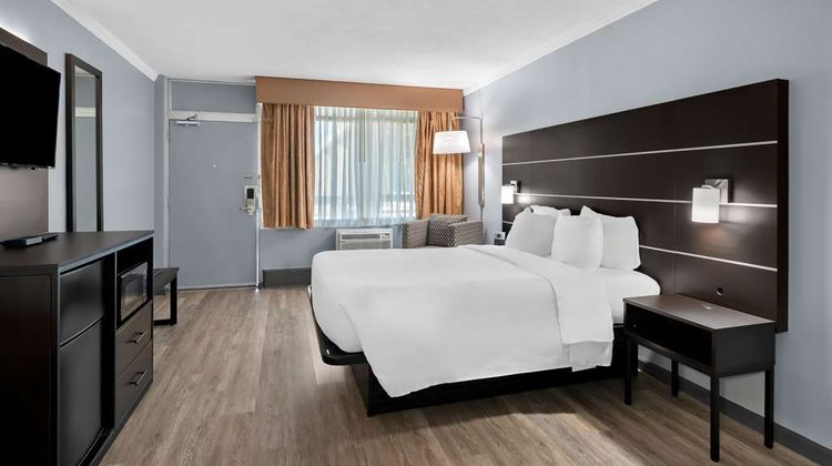 SureStay Plus Hotel Brandywine Valley Room