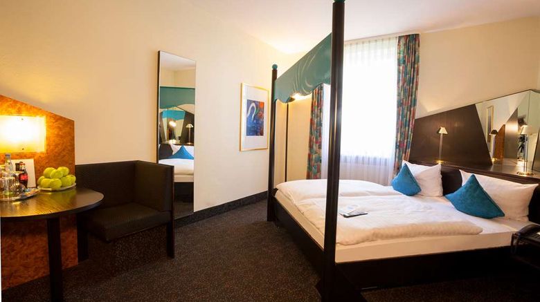 <b>Centro Hotel Vier Jahreszeiten Room</b>. Images powered by <a href="https://iceportal.shijigroup.com/" title="IcePortal" target="_blank">IcePortal</a>.