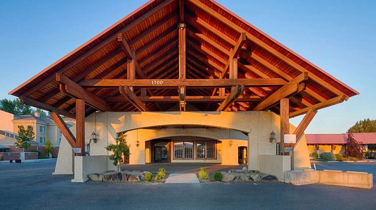 Red Lion Hotel & Conference Ctr Exterior