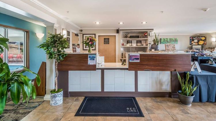 Red Lion Inn and Suites Sequim Lobby