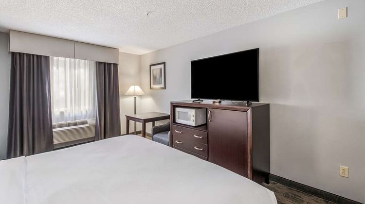 Red Lion Inn and Suites Sequim Room