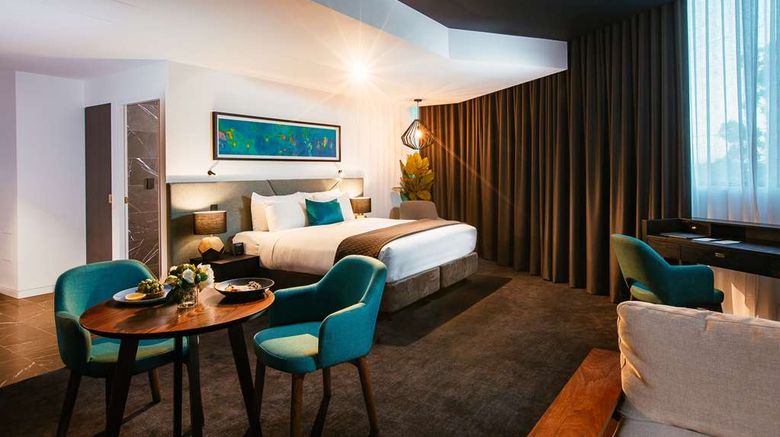 <b>Eatons Hill Hotel Suite</b>. Images powered by <a href="https://iceportal.shijigroup.com/" title="IcePortal" target="_blank">IcePortal</a>.