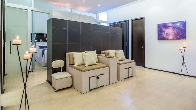<b>NH Collection Medellin Royal Spa</b>. Images powered by <a href="https://iceportal.shijigroup.com/" title="IcePortal" target="_blank">IcePortal</a>.