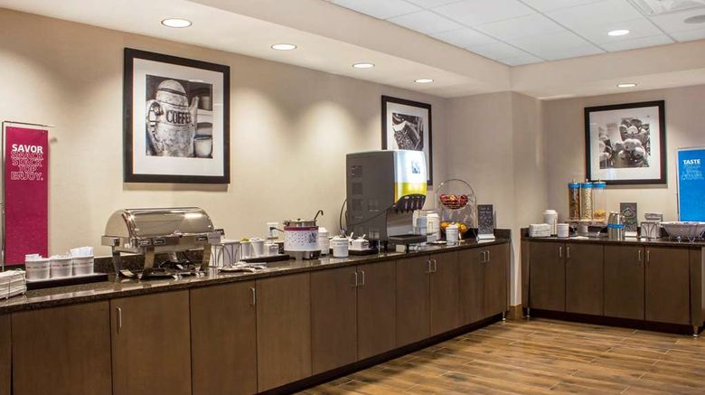 <b>Hampton Inn Parker Restaurant</b>. Images powered by <a href="https://iceportal.shijigroup.com/" title="IcePortal" target="_blank">IcePortal</a>.