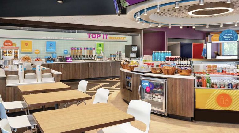 <b>Tru by Hilton Meridian Boise West Lobby</b>. Images powered by <a href="https://iceportal.shijigroup.com/" title="IcePortal" target="_blank">IcePortal</a>.