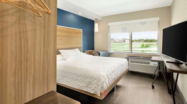 <b>Tru by Hilton Meridian Boise West Room</b>. Images powered by <a href="https://iceportal.shijigroup.com/" title="IcePortal" target="_blank">IcePortal</a>.