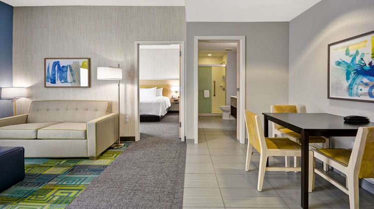 Home2 Suites by Hilton Blue Ash Room