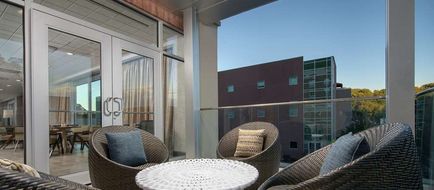 Hilton Garden Inn Westchester Exterior