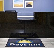 Days Inn & Suites Augusta West Lobby