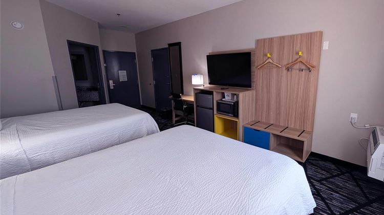 Days Inn & Suites Augusta West Room