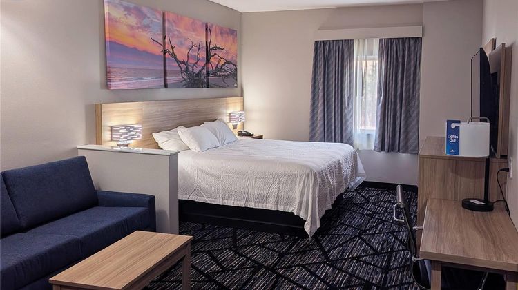 Days Inn & Suites Augusta West Room