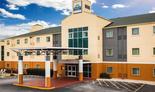 Days Inn & Suites Augusta West Exterior