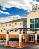 Days Inn & Suites Augusta West