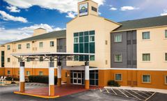 Days Inn & Suites Augusta West