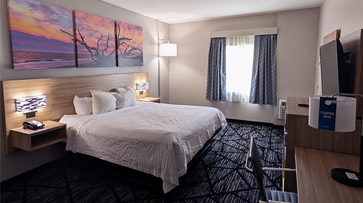 Days Inn & Suites Augusta West Room