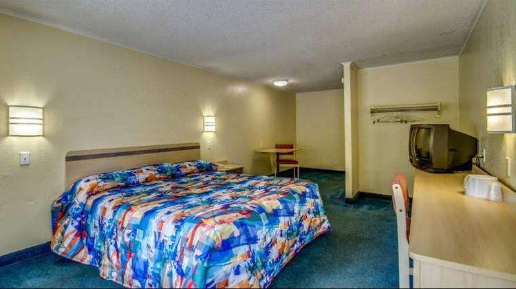 Knights Inn Florence SC Room