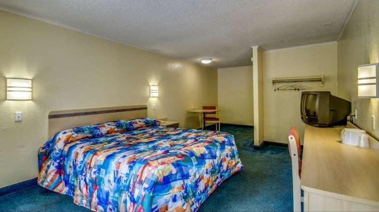 <b>Knights Inn Florence SC Room</b>. Images powered by <a href="https://iceportal.shijigroup.com/" title="IcePortal" target="_blank">IcePortal</a>.