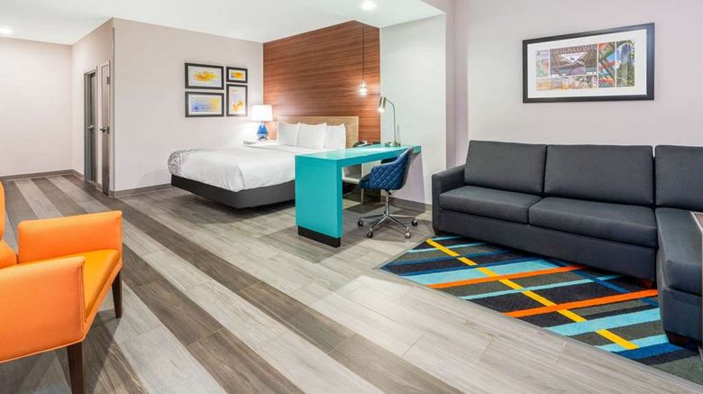<b>La Quinta Inn & Sts Oklahoma Cty Airport Suite</b>. Images powered by <a href="https://iceportal.shijigroup.com/" title="IcePortal" target="_blank">IcePortal</a>.