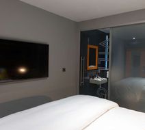 Village Hotel Portsmouth Room