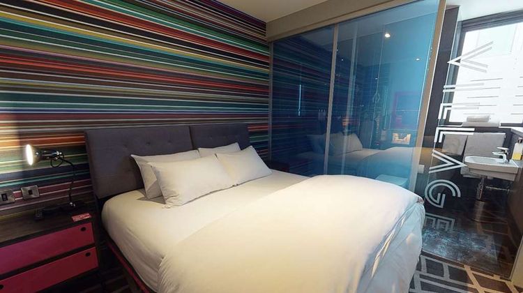 Village Hotel Portsmouth Room