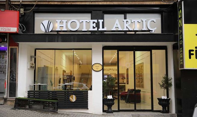 Artic Hotel Exterior