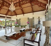 Royal Tulip Springhill Resort Jimbaran Lobby