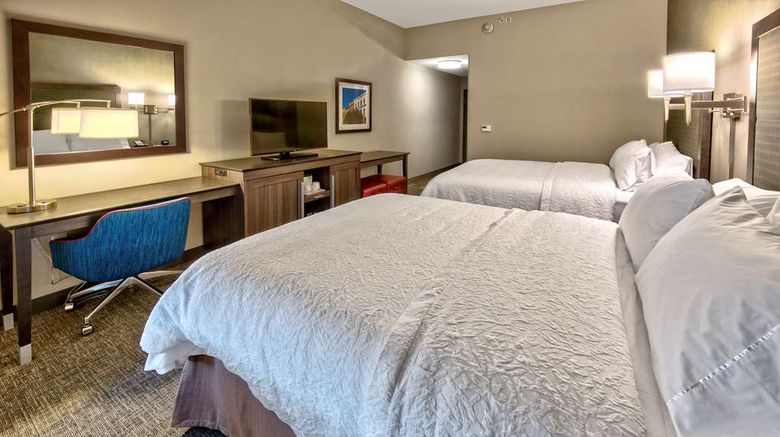 <b>Hampton Inn & Suites Franklin Room</b>. Images powered by <a href="https://iceportal.shijigroup.com/" title="IcePortal" target="_blank">IcePortal</a>.