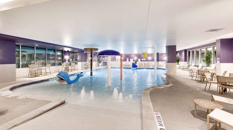 <b>Hampton Inn & Suites Fort Worth Downtown Pool</b>. Images powered by <a href="https://iceportal.shijigroup.com/" title="IcePortal" target="_blank">IcePortal</a>.