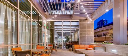 Hampton Inn & Suites Fort Worth Downtown Exterior