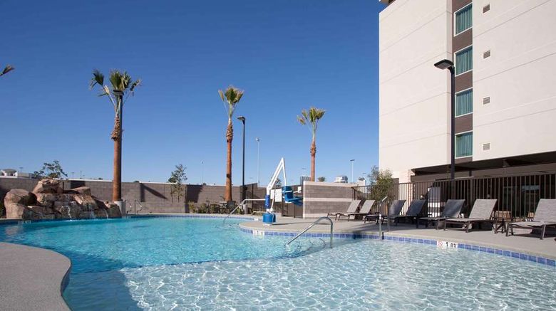 <b>Homewood Suites Las Vegas City Ctr Pool</b>. Images powered by <a href="https://iceportal.shijigroup.com/" title="IcePortal" target="_blank">IcePortal</a>.