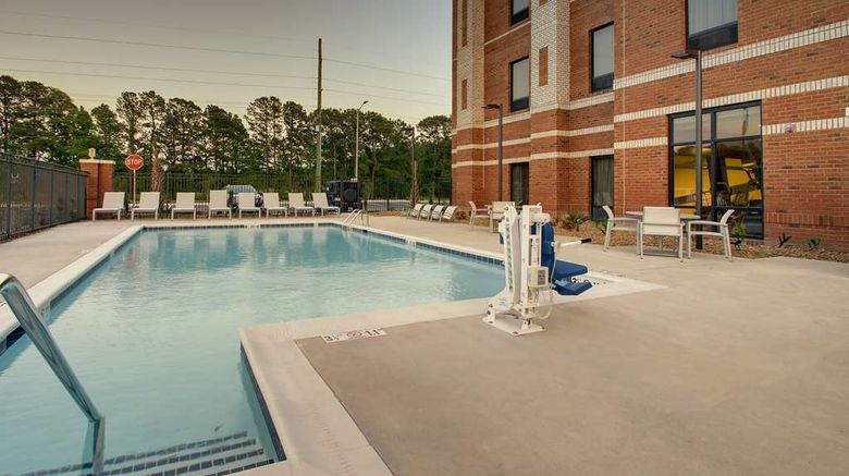 <b>Hampton Inn Sneads Ferry North Topsail Pool</b>. Images powered by <a href="https://iceportal.shijigroup.com/" title="IcePortal" target="_blank">IcePortal</a>.