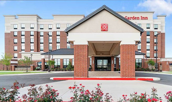 Hilton Garden Inn Edmond Exterior