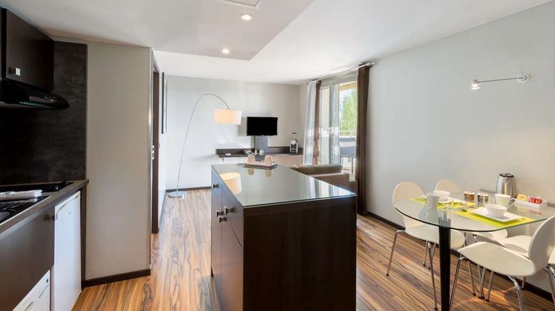 <b>Best Western Park Hotel Geneve-Thoiry Room</b>. Images powered by <a href="https://iceportal.shijigroup.com/" title="IcePortal" target="_blank">IcePortal</a>.