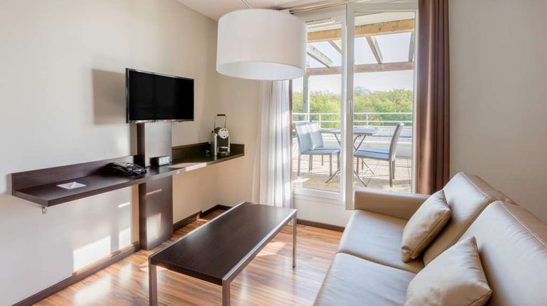 <b>Best Western Park Hotel Geneve-Thoiry Room</b>. Images powered by <a href="https://iceportal.shijigroup.com/" title="IcePortal" target="_blank">IcePortal</a>.